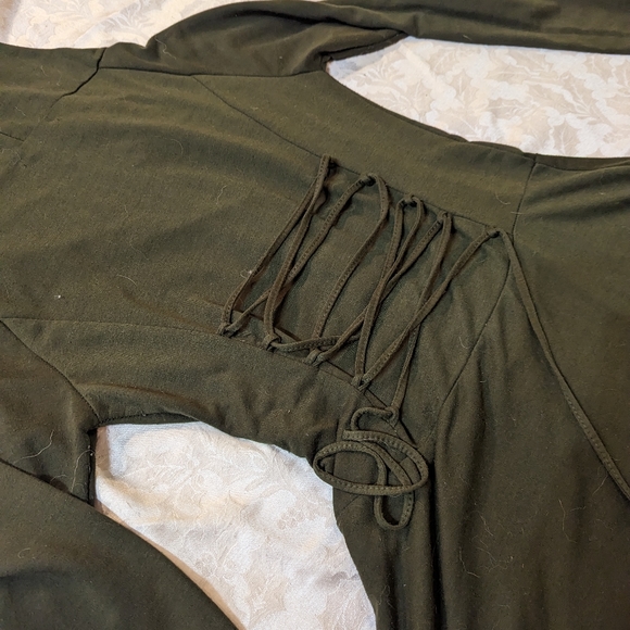 Forest Green Elven Dress - Picture 8 of 8